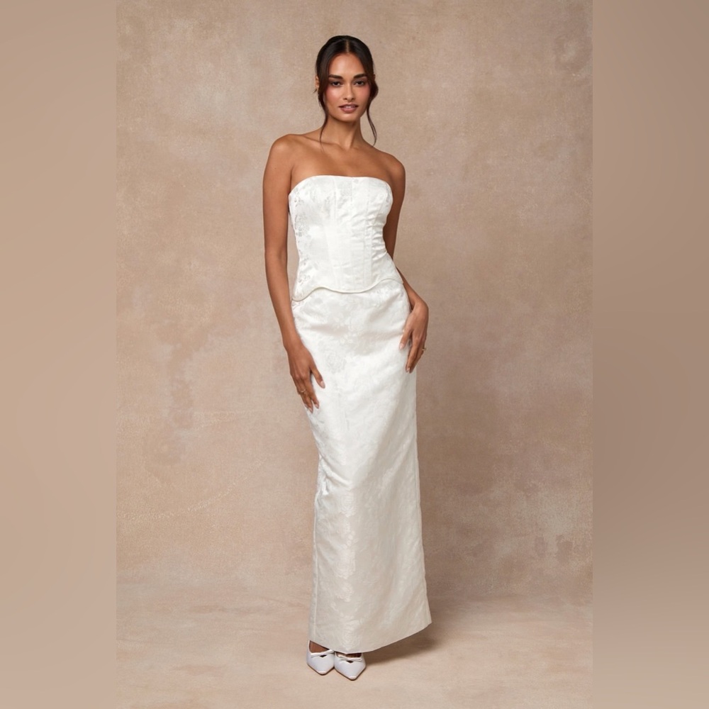 Elegant 3- piece rehearsal dinner set